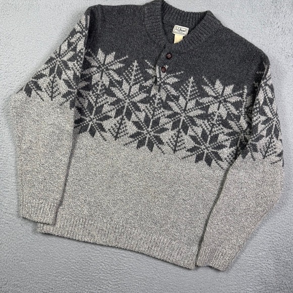L.L. Bean 100% lamb's wool snowflake patter sweater